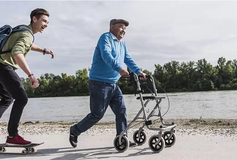 Rolllatoren verschiedenster Ausführung Rolllatoren verschiedenster Ausführung